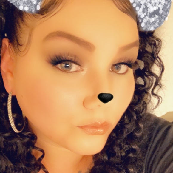 Meet your Posher, Angela - Picture 2 of 2